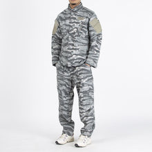 Load image into Gallery viewer, Liberaiders Combat Jacket / Camo
