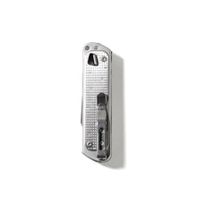 Load image into Gallery viewer, Leatherman Free T4 Multi-Tool / Silver

